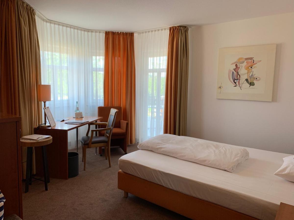 Seehotel Niedernberg - Das Dorf Am See Eksteriør billede