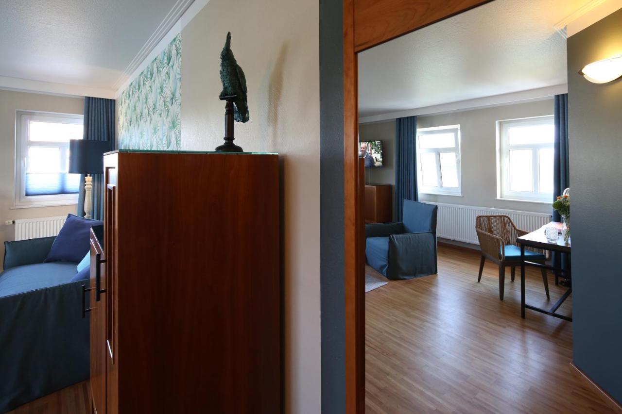 Seehotel Niedernberg - Das Dorf Am See Eksteriør billede