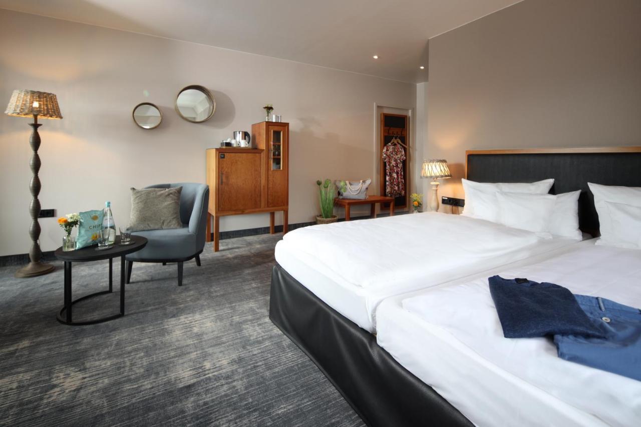 Seehotel Niedernberg - Das Dorf Am See Eksteriør billede