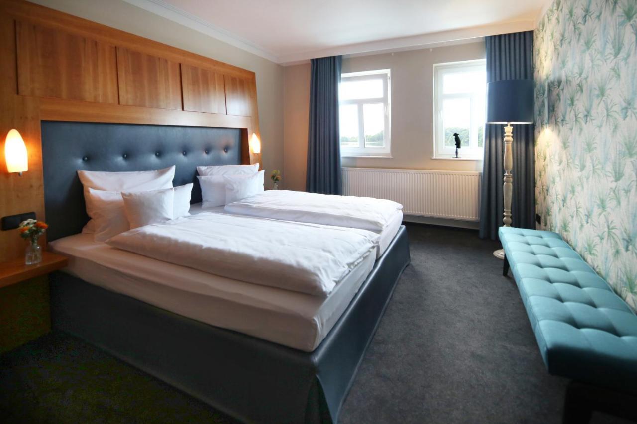Seehotel Niedernberg - Das Dorf Am See Eksteriør billede