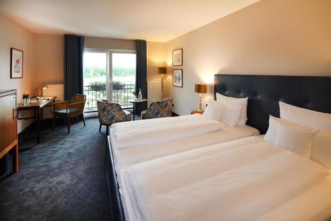 Seehotel Niedernberg - Das Dorf Am See Eksteriør billede