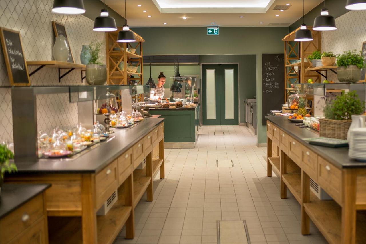 Seehotel Niedernberg - Das Dorf Am See Eksteriør billede