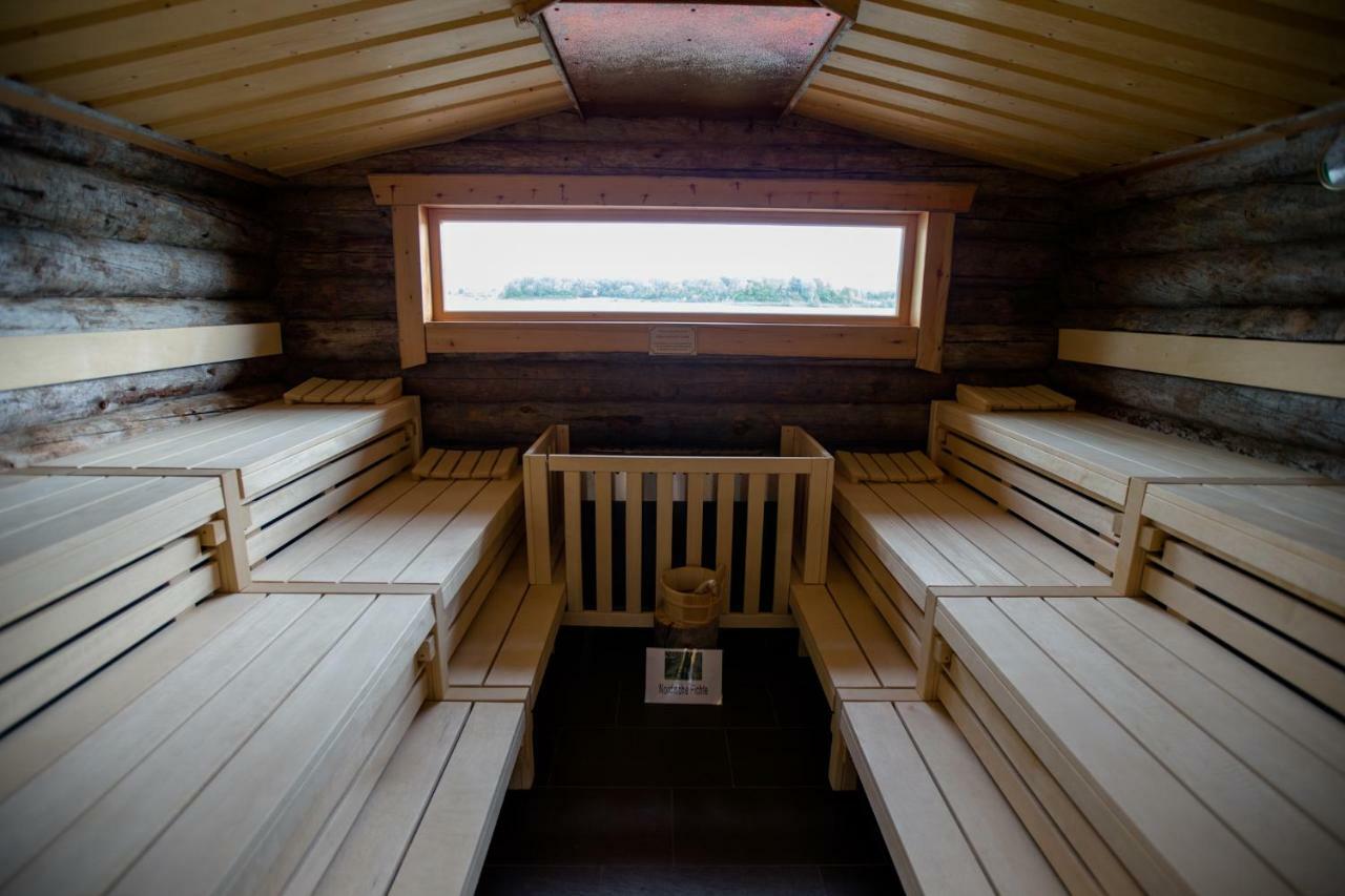 Seehotel Niedernberg - Das Dorf Am See Eksteriør billede