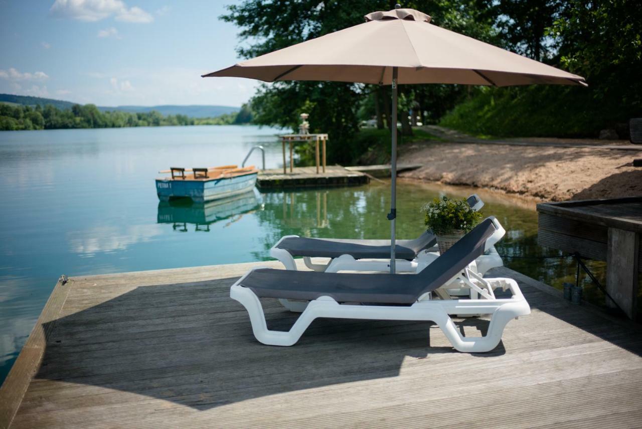 Seehotel Niedernberg - Das Dorf Am See Eksteriør billede